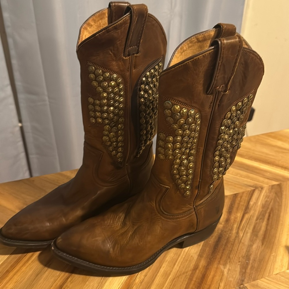 Frye Cowboy boots women’s size 7.5B gently broken in.